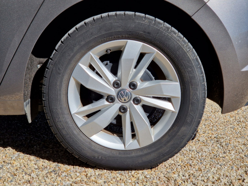 Photo 43 de l'offre de VOLKSWAGEN POLO 1.0 TSI 95 SetS BVM5  à 15990€ chez Centrale auto marché Périgueux