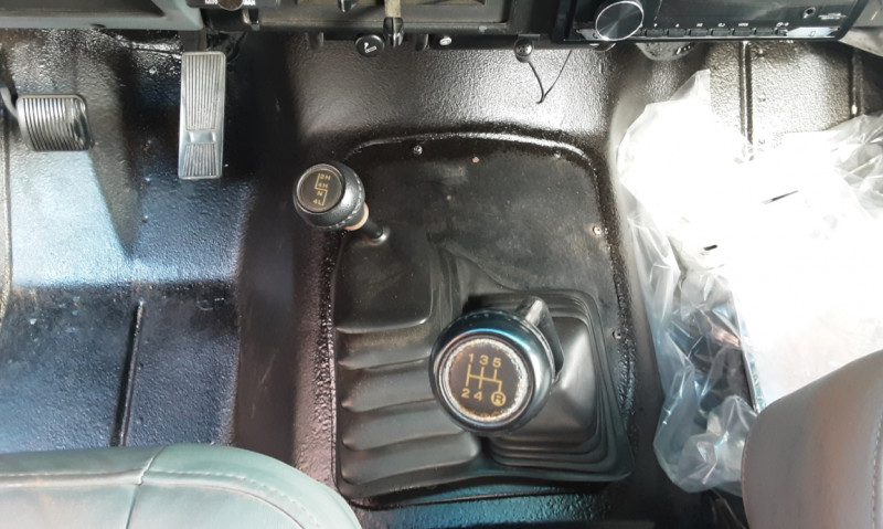 Photo 12 de l'offre de JEEP WRANGLER 4.2L 6 CYLINDRES Blanche Island Edition à 19990€ chez Centrale auto marché Périgueux