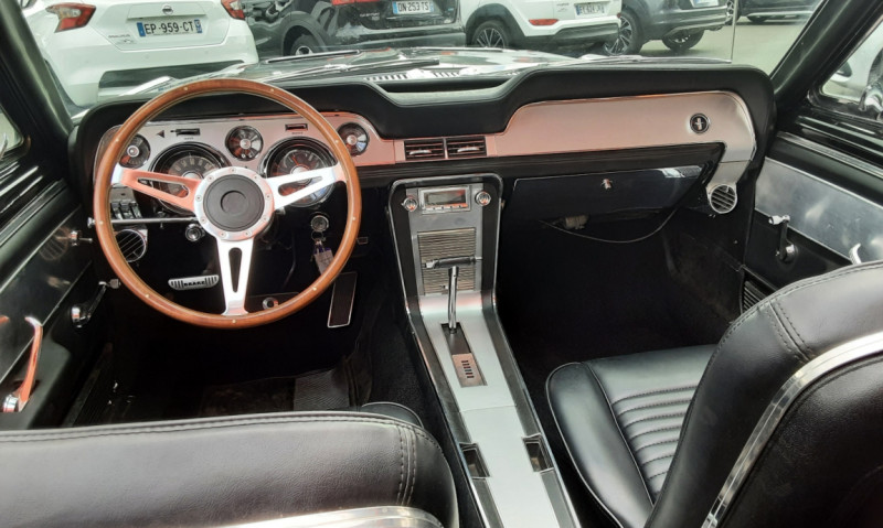 Photo 20 de l'offre de FORD MUSTANG CABRIOLET CODE A TRIPPLE BLACK 1967 à 53990€ chez Centrale auto marché Périgueux