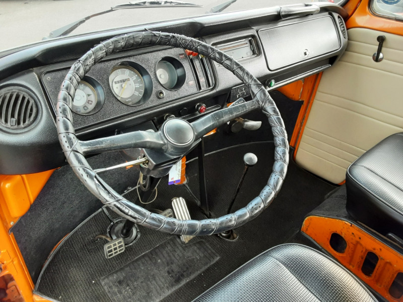 Photo 11 de l'offre de VOLKSWAGEN COMBI T2 1973 à 35000€ chez Centrale auto marché Périgueux