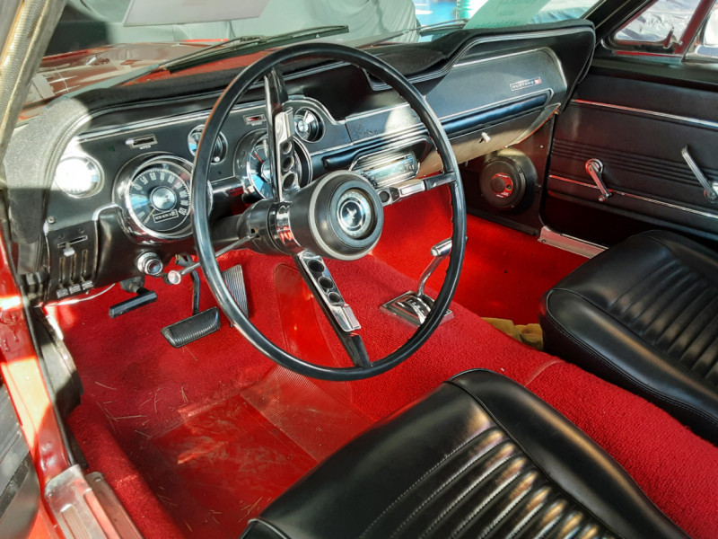 Photo 33 de l'offre de FORD MUSTANG CABRIOLET 289 ci V8 RED 67 INT NOIR à 51900€ chez Centrale auto marché Périgueux