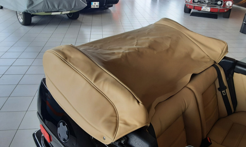 Photo 16 de l'offre de VOLKSWAGEN GOLF 1.8 cabriolet 112 KARMAN WOLFSBURG EDITION à 16990€ chez Centrale auto marché Périgueux