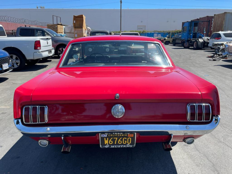 Photo 5 de l'offre de FORD MUSTANG COUPE V8 ROUGE 1966 à 37500€ chez Centrale auto marché Périgueux
