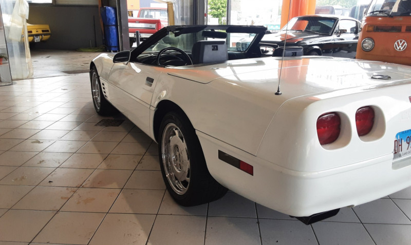 Photo 35 de l'offre de CHEVROLET CORVETTE C4 CABRIOLET LT1 V8 5.7L BLANCHE à 25900€ chez Centrale auto marché Périgueux