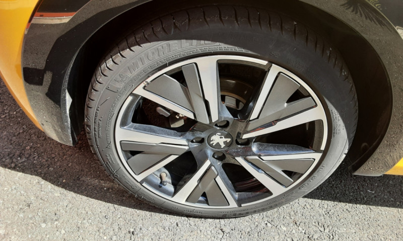 Photo 32 de l'offre de PEUGEOT 208 PureTech 100 SetS BVM6 GT Pack à 20490€ chez Centrale auto marché Périgueux