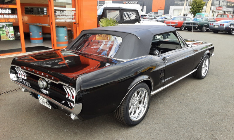Photo 46 de l'offre de FORD MUSTANG CABRIOLET CODE A TRIPPLE BLACK 1967 à 53990€ chez Centrale auto marché Périgueux