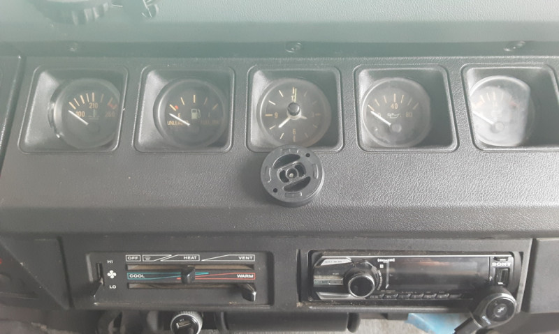 Photo 11 de l'offre de JEEP WRANGLER 4.2L 6 CYLINDRES 1989 BLEUE à 19990€ chez Centrale auto marché Périgueux