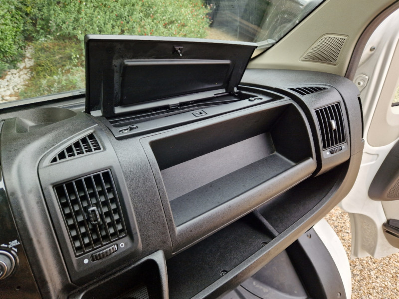 Photo 23 de l'offre de CITROEN JUMPER CAISSE 20M3 BLUEHDi 160 BVM6 CONFORT à 26990€ chez Centrale auto marché Périgueux