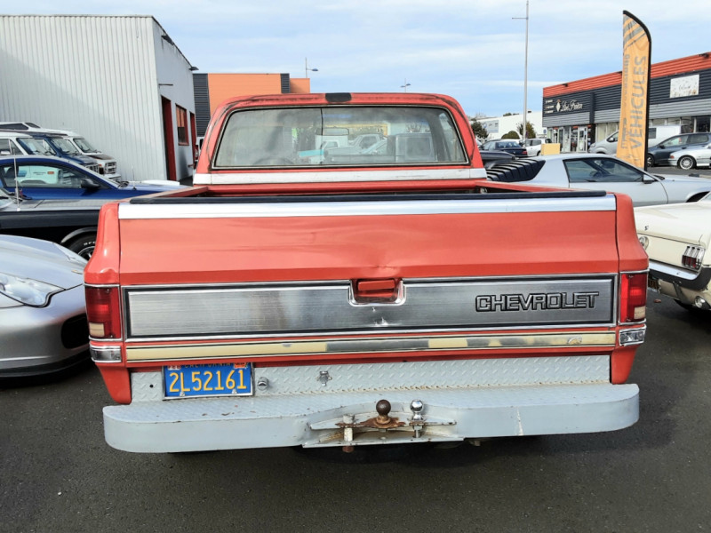 Photo 5 de l'offre de CHEVROLET C10 V8 305CI SILVERADO 5.0L 1985 à 26900€ chez Centrale auto marché Périgueux