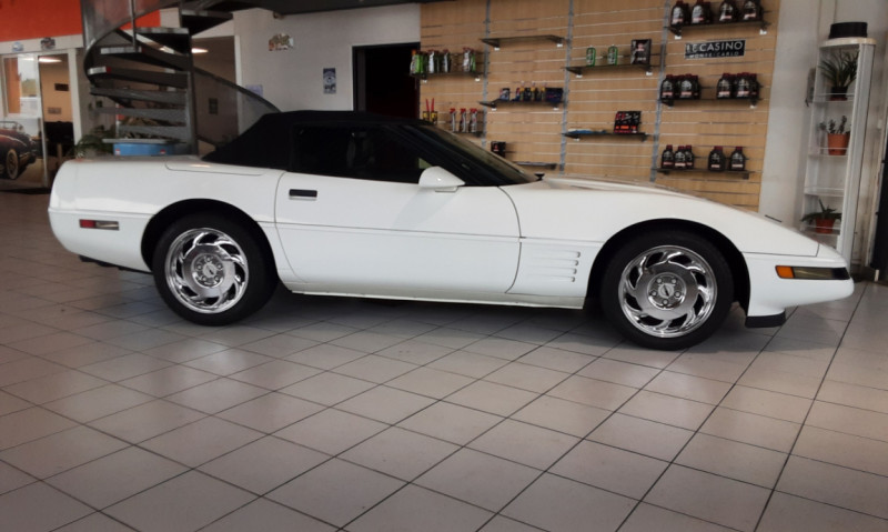 Photo 3 de l'offre de CHEVROLET CORVETTE C4 CABRIOLET LT1 V8 5.7L BLANCHE à 25900€ chez Centrale auto marché Périgueux