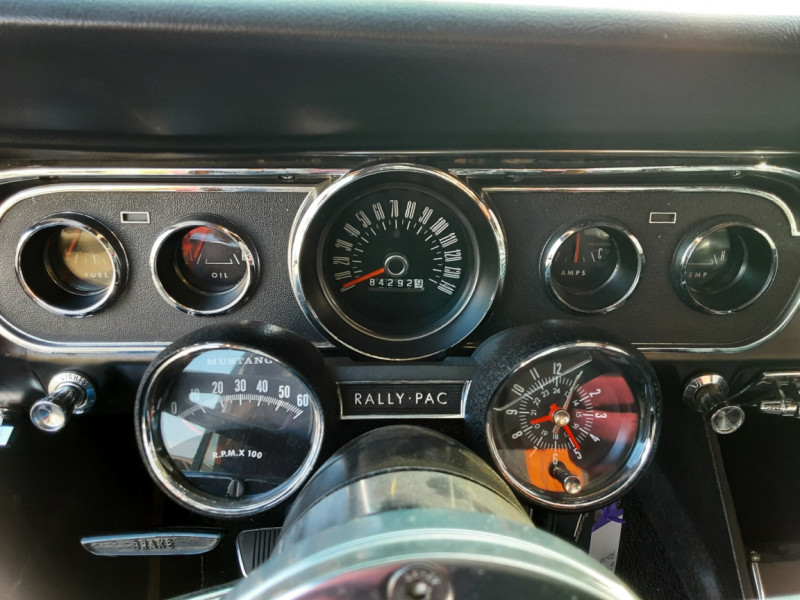 Photo 7 de l'offre de FORD MUSTANG COUPE PACK GT CODE A V8 ROUGE à 46500€ chez Centrale auto marché Périgueux