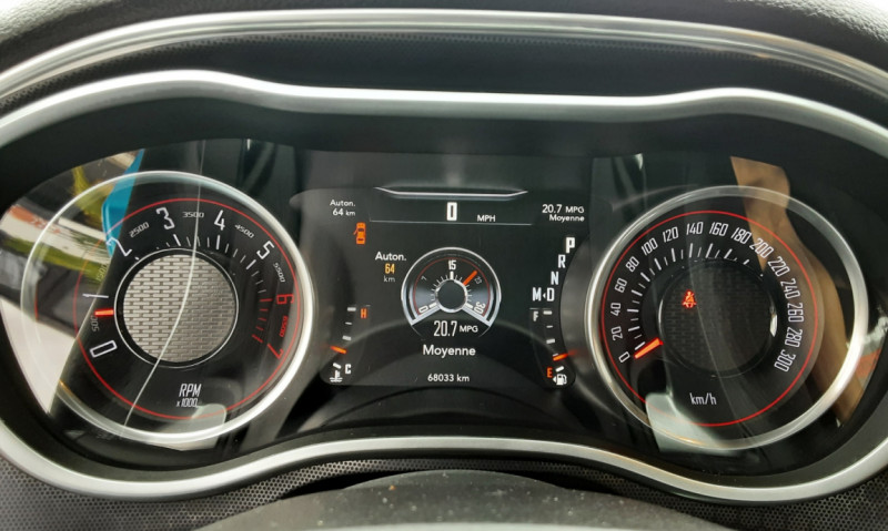 Photo 19 de l'offre de DODGE CHALLENGER 6.4L 492 SCAT PACK à 52990€ chez Centrale auto marché Périgueux