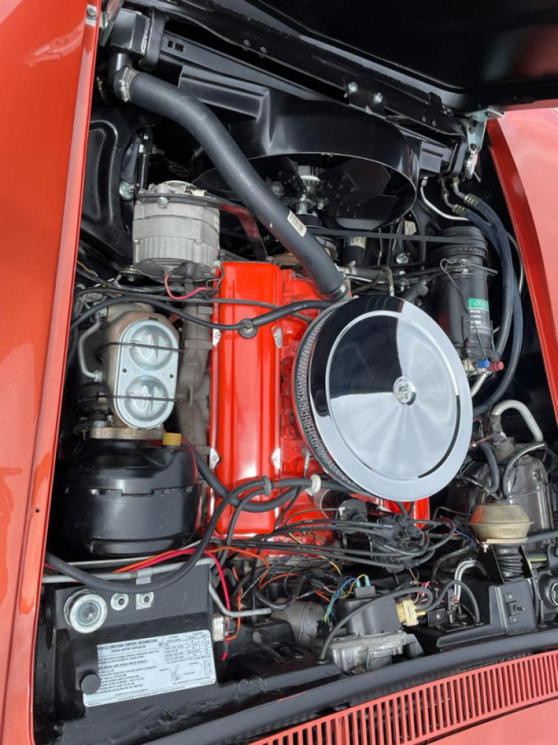 Photo 18 de l'offre de CHEVROLET CORVETTE C3 1972 5.7 350 CI V8 COOPER à 42500€ chez Centrale auto marché Périgueux
