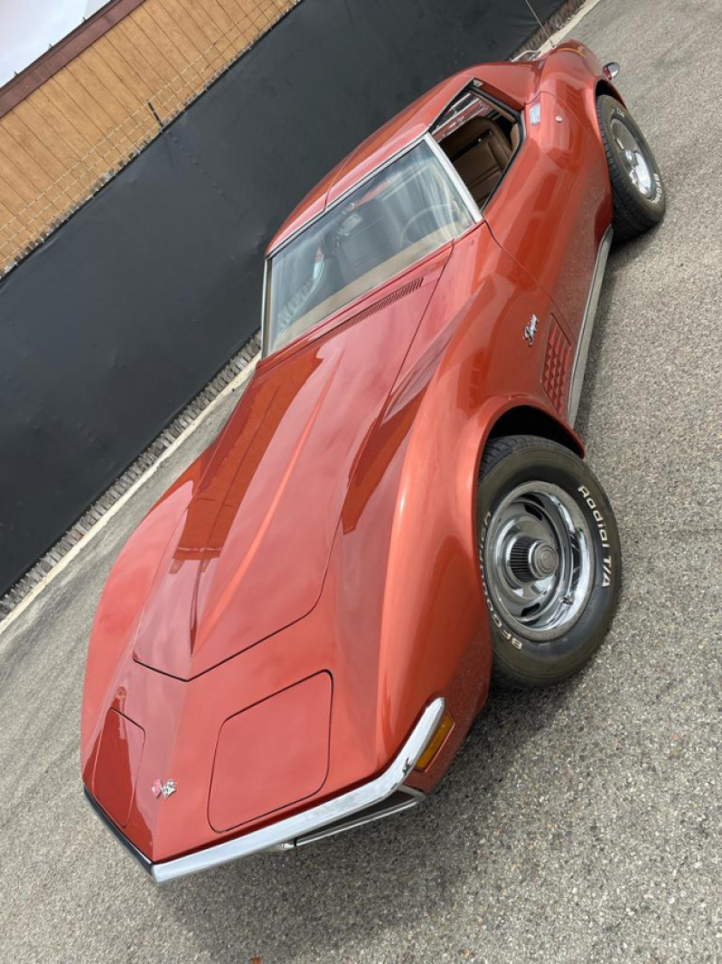 Photo 14 de l'offre de CHEVROLET CORVETTE C3 1972 5.7 350 CI V8 COOPER à 42500€ chez Centrale auto marché Périgueux
