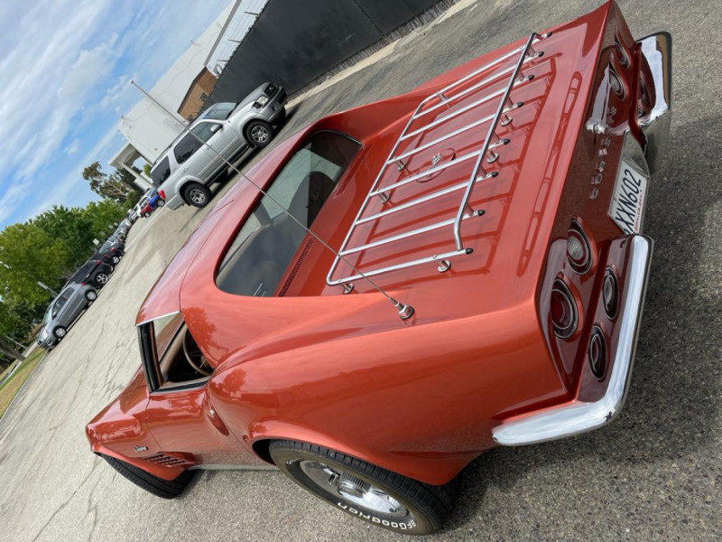 Photo 11 de l'offre de CHEVROLET CORVETTE C3 1972 5.7 350 CI V8 COOPER à 42500€ chez Centrale auto marché Périgueux