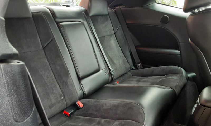 Photo 46 de l'offre de DODGE CHALLENGER 6.4L 492 SCAT PACK à 52990€ chez Centrale auto marché Périgueux