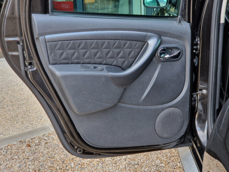 Photo 16 de l'offre de DACIA DUSTER 1.5 dCi 110 4x2 PRESTIGE à 10490€ chez Centrale auto marché Périgueux