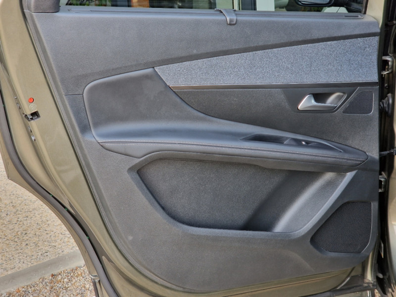 Photo 20 de l'offre de PEUGEOT 5008 BlueHDi 130ch SetS EAT8 Allure Business  à 25990€ chez Centrale auto marché Périgueux