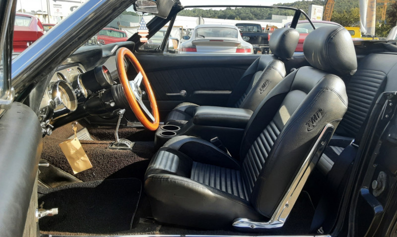 Photo 13 de l'offre de FORD MUSTANG CABRIOLET GRIS BANDES NOIRES 1967 V8 à 59990€ chez Centrale auto marché Périgueux