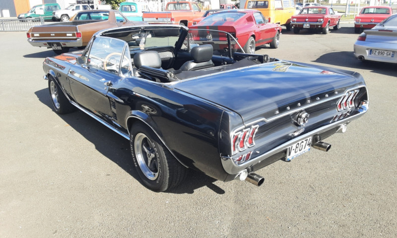 Photo 9 de l'offre de FORD MUSTANG CABRIOLET GRIS BANDES NOIRES 1967 V8 à 59990€ chez Centrale auto marché Périgueux