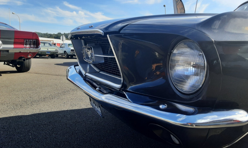 Photo 16 de l'offre de FORD MUSTANG CABRIOLET GRIS BANDES NOIRES 1967 V8 à 59990€ chez Centrale auto marché Périgueux