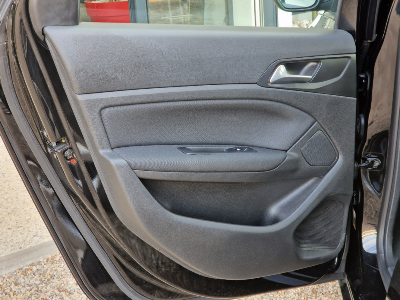 Photo 32 de l'offre de PEUGEOT 308 SW BlueHDi 130ch SetS EAT8 Active Business à 14990€ chez Centrale auto marché Périgueux