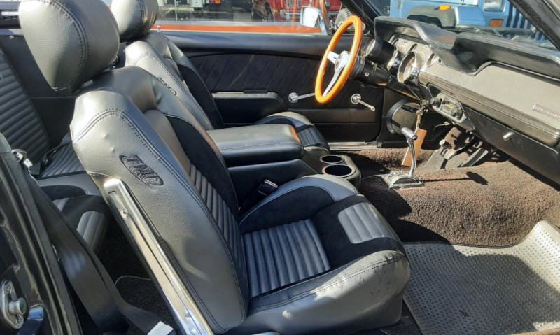 Photo 29 de l'offre de FORD MUSTANG CABRIOLET GRIS BANDES NOIRES 1967 V8 à 59990€ chez Centrale auto marché Périgueux