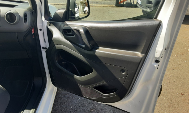 Photo 39 de l'offre de CITROEN BERLINGO BlueHDi 100 Business  à 12990€ chez Centrale auto marché Périgueux