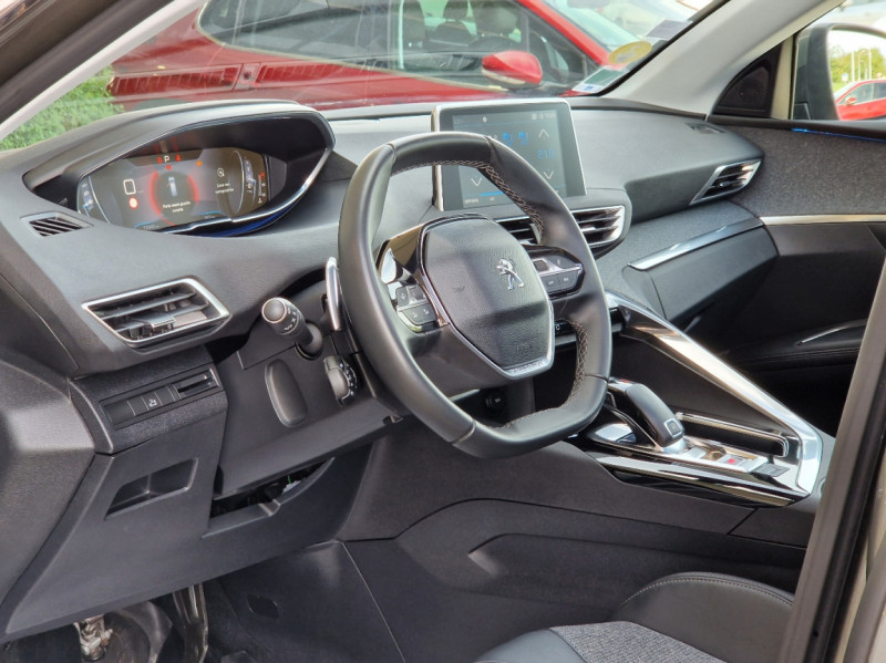 Photo 28 de l'offre de PEUGEOT 5008 BlueHDi 130ch SetS EAT8 Allure Business  à 25990€ chez Centrale auto marché Périgueux