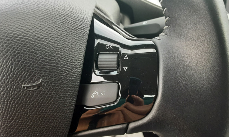 Photo 12 de l'offre de PEUGEOT 308 SW BlueHDi 130ch SetS BVM6 Active Business à 16890€ chez Centrale auto marché Périgueux