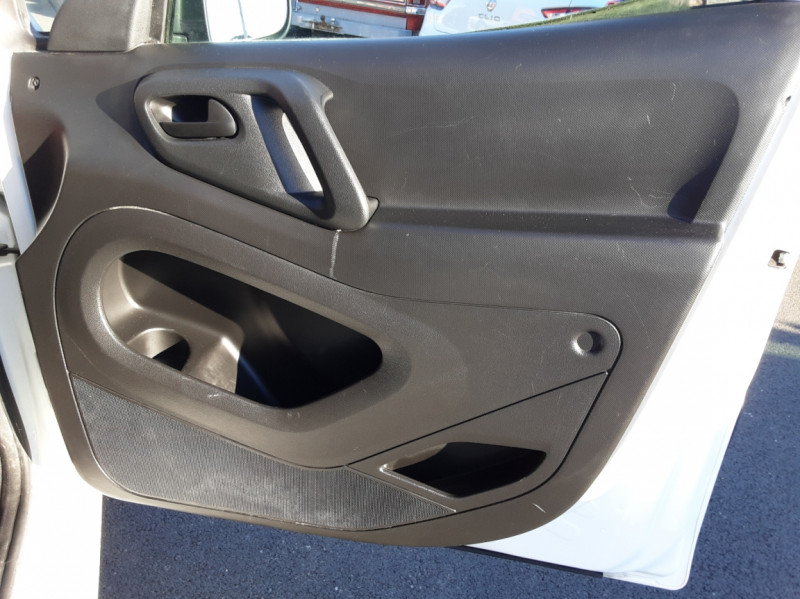 Photo 31 de l'offre de CITROEN BERLINGO M BLUEHDI 100 CLUB à 12990€ chez Centrale auto marché Périgueux