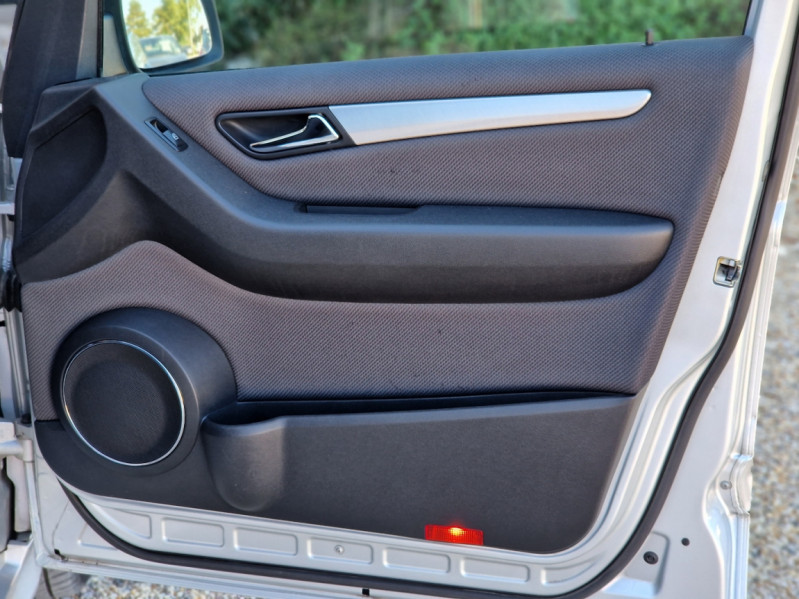 Photo 24 de l'offre de MERCEDES-BENZ CLASSE B Classe B 180 CDI FAP Design à 8990€ chez Centrale auto marché Périgueux
