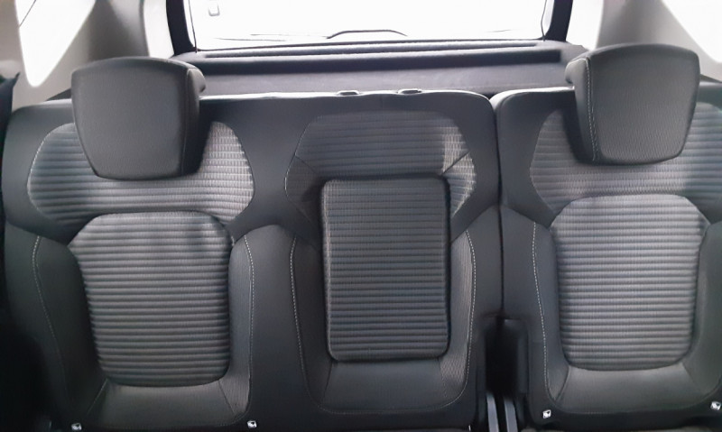 Photo 9 de l'offre de RENAULT SCENIC IV dCi 110 Energy Business  à 14690€ chez Centrale auto marché Périgueux