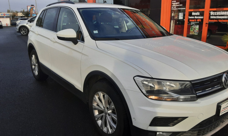 Photo 39 de l'offre de VOLKSWAGEN TIGUAN 2.0 TDI 150 Confortline Business  à 20990€ chez Centrale auto marché Périgueux