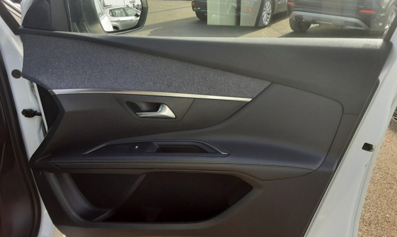 Photo 26 de l'offre de PEUGEOT 5008 BlueHDi 130ch SetS BVM6 GT Line à 23990€ chez Centrale auto marché Périgueux