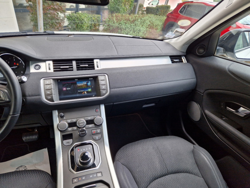 Photo 27 de l'offre de LAND-ROVER RANGE ROVER EVOQUE TD4 150 BVA Business à 24490€ chez Centrale auto marché Périgueux
