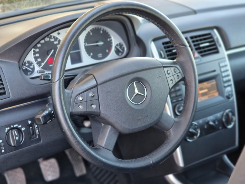 Photo 45 de l'offre de MERCEDES-BENZ CLASSE B Classe B 180 CDI FAP Design à 8990€ chez Centrale auto marché Périgueux