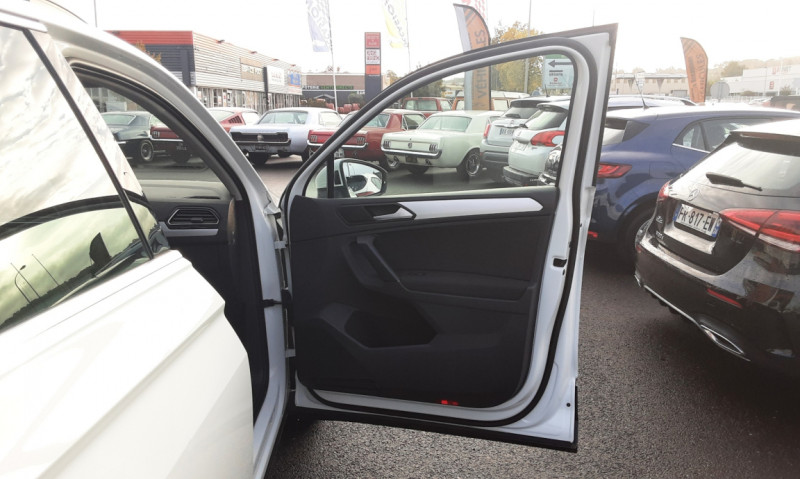 Photo 25 de l'offre de VOLKSWAGEN TIGUAN 2.0 TDI 150 Confortline Business  à 20990€ chez Centrale auto marché Périgueux