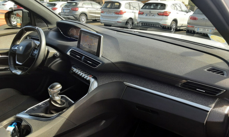 Photo 30 de l'offre de PEUGEOT 5008 BlueHDi 130ch SetS BVM6 GT Line à 23990€ chez Centrale auto marché Périgueux