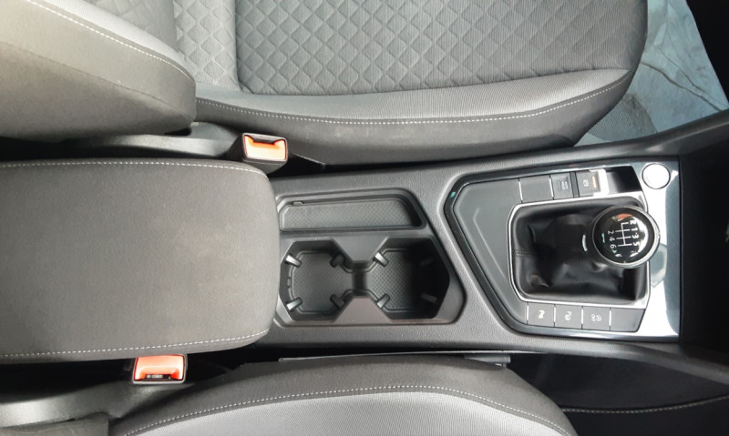 Photo 18 de l'offre de VOLKSWAGEN TIGUAN 2.0 TDI 150 Confortline Business  à 20990€ chez Centrale auto marché Périgueux