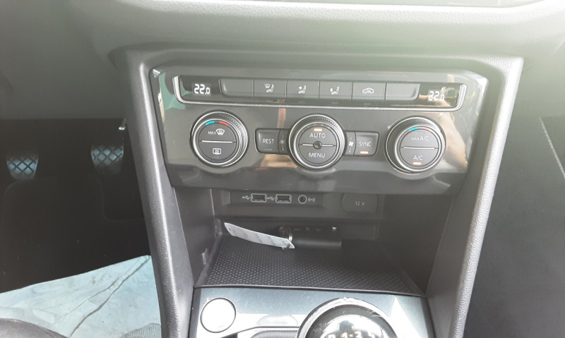 Photo 24 de l'offre de VOLKSWAGEN TIGUAN 2.0 TDI 150 Confortline Business  à 20990€ chez Centrale auto marché Périgueux