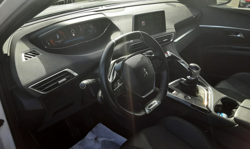 Photo 14 de l'offre de PEUGEOT 5008 BlueHDi 130ch SetS BVM6 GT Line à 23990€ chez Centrale auto marché Périgueux
