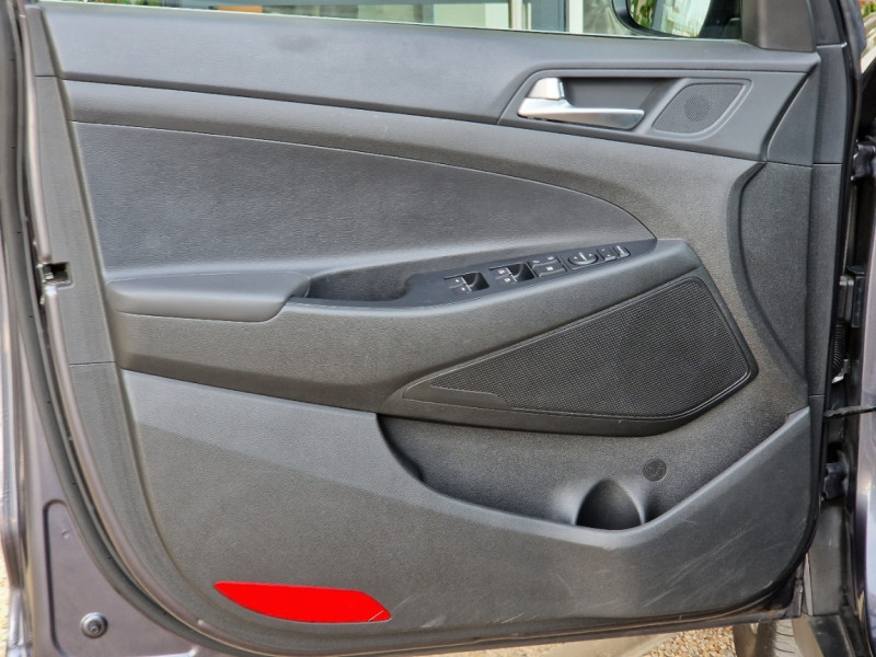 Photo 15 de l'offre de HYUNDAI TUCSON 1.6 CRDi 115 Creative à 19990€ chez Centrale auto marché Périgueux
