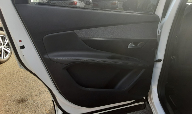 Photo 17 de l'offre de PEUGEOT 5008 BlueHDi 130ch SetS BVM6 GT Line à 23990€ chez Centrale auto marché Périgueux