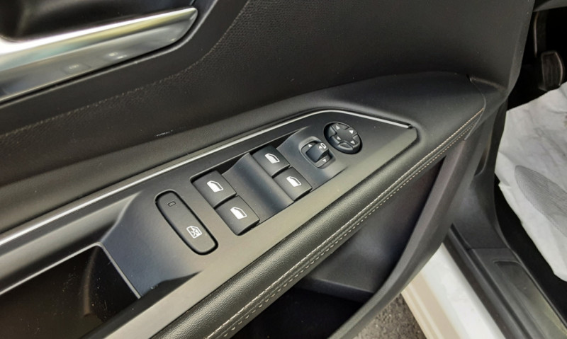 Photo 8 de l'offre de PEUGEOT 5008 BlueHDi 130ch SetS BVM6 GT Line à 23990€ chez Centrale auto marché Périgueux