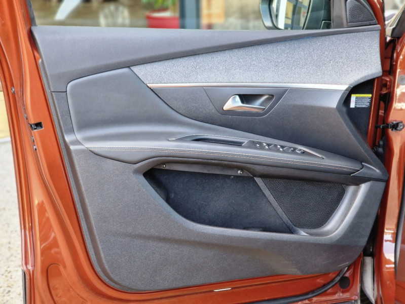 Photo 25 de l'offre de PEUGEOT 3008 BlueHDi 180ch SetS EAT8 GT Line à 25490€ chez Centrale auto marché Périgueux