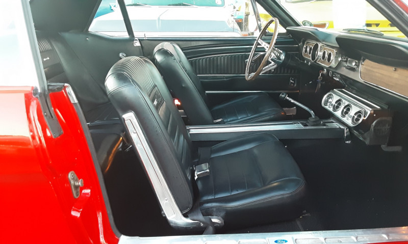 Photo 18 de l'offre de FORD MUSTANG COUPE GT 289CI V8 ROUGE à 42500€ chez Centrale auto marché Périgueux