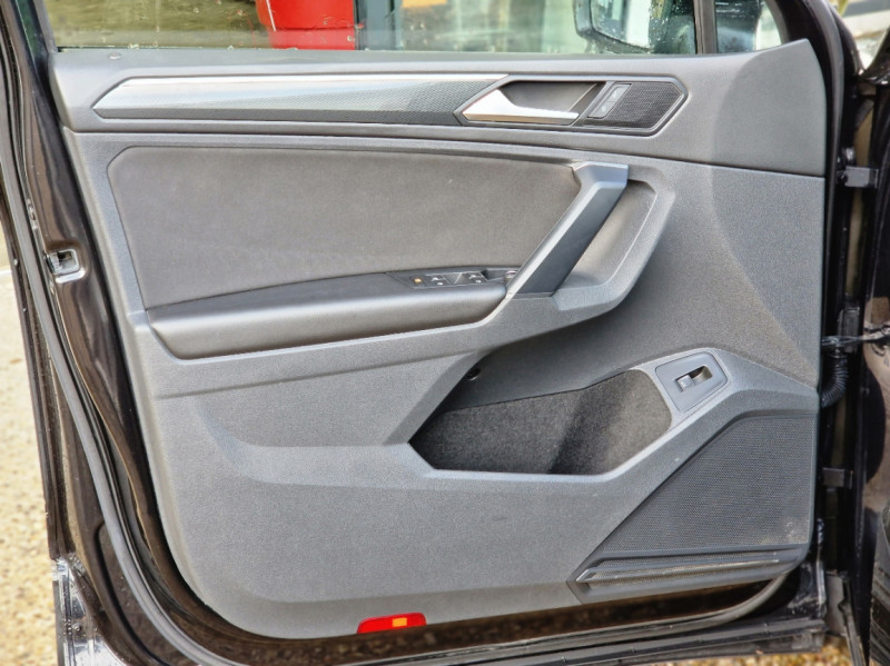 Photo 25 de l'offre de VOLKSWAGEN TIGUAN 2.0 TDI 150 DSG7 Carat à 28990€ chez Centrale auto marché Périgueux