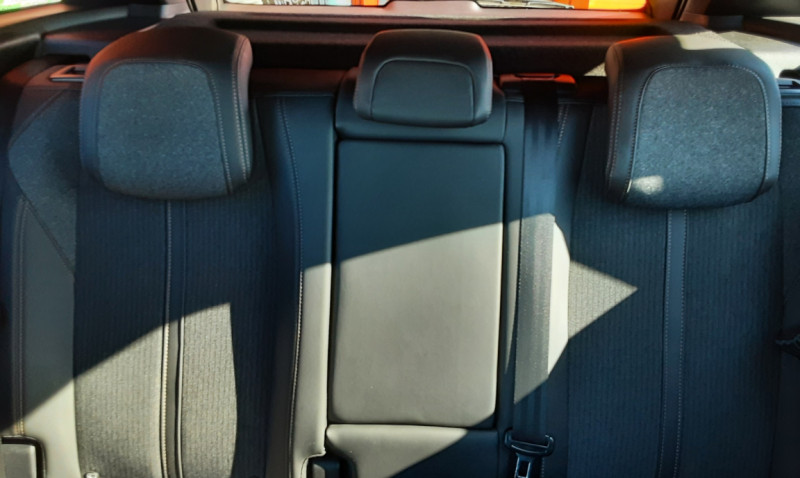 Photo 30 de l'offre de PEUGEOT 3008 1.2 Puretech 130ch SetS EAT6 GT Line à 20490€ chez Centrale auto marché Périgueux