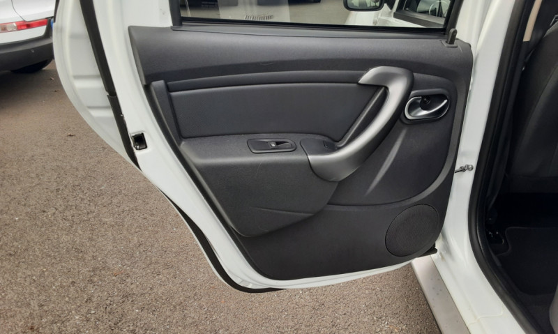 Photo 21 de l'offre de DACIA DUSTER Duster TCe 125 4x2 Black Touch à 14290€ chez Centrale auto marché Périgueux
